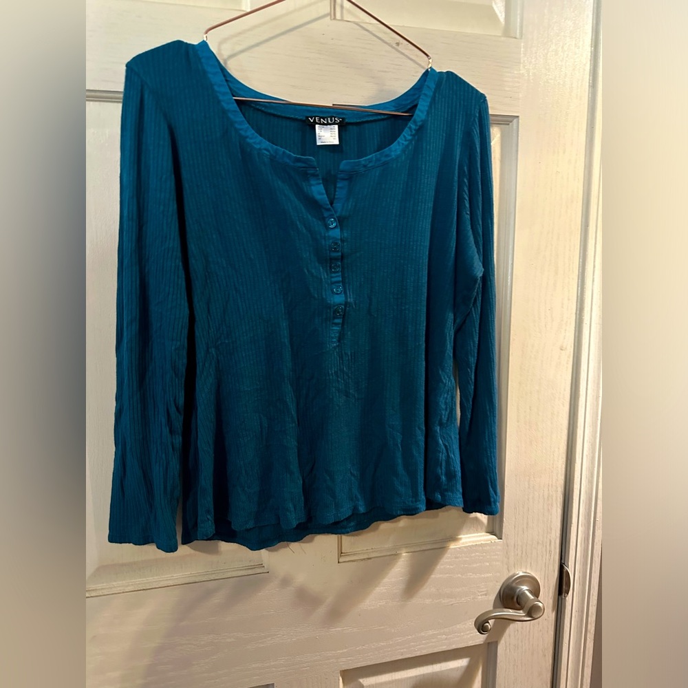 Long sleeve 1/4 button top